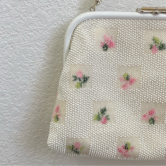 Vintage Beaded White Clutch Handbag with Dainty Flower Design - Picture 6 of 15